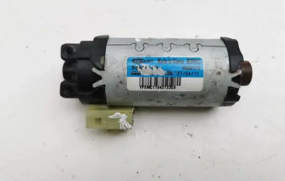 Hyundai i40 Seat adjustment motor 8500173 YFEMC1104272359