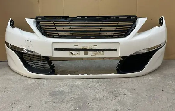 Peugeot 308 Front bumper AA35899370