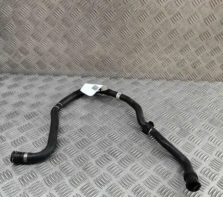 BMW 5 G60 Engine coolant pipe/hose 8844222