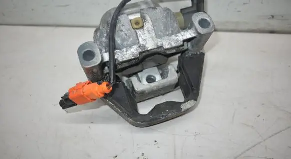 Audi A6 S6 C7 4G Engine mount bracket 