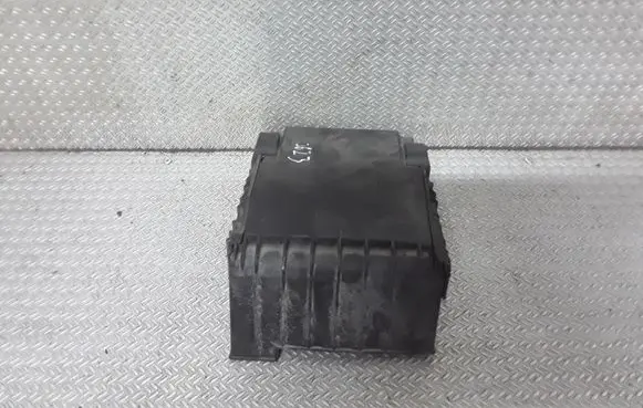 Volkswagen PASSAT B7 Fuse box cover 1K0937132F