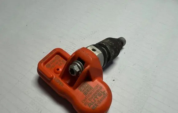 Ford C-MAX II Tire pressure sensor 10826ATB433 WQ8301B433