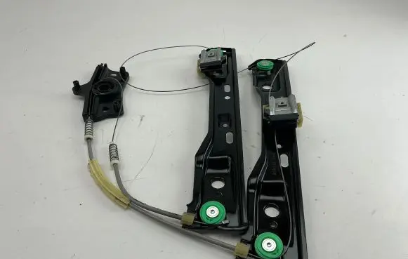 Mercedes-Benz A W176 Front door electric window regulator 928337101