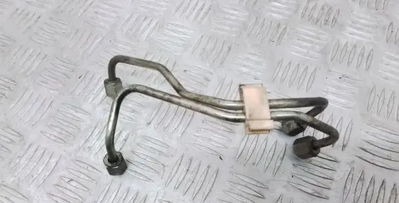 Volvo XC60 Fuel injector supply line/pipe 