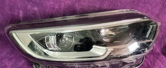 Renault Kadjar Headlight/headlamp 260107249R