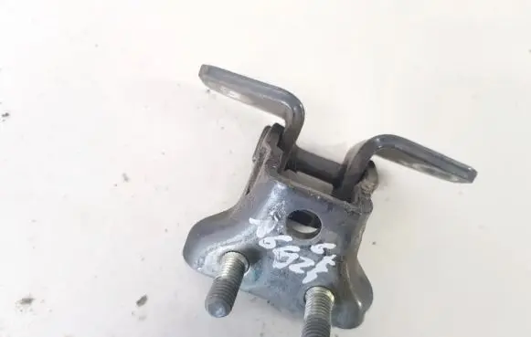 Mitsubishi Outlander Rear door lower hinge