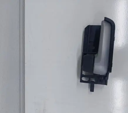 Suzuki SX4 Front door interior handle