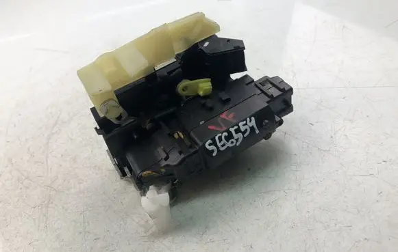 Dacia Duster Rear door lock