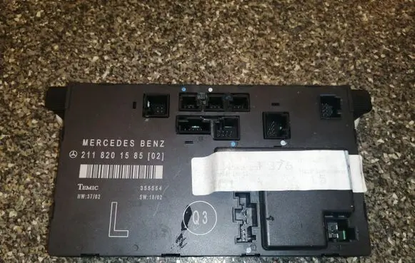 Mercedes-Benz E W211 Door control unit/module 2118201585
