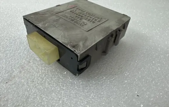 Mitsubishi Eclipse (D21A/D22A/D27A) Door control unit/module MB542409