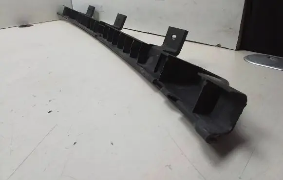 Volkswagen Transporter - Caravelle T4 Front bumper mounting bracket 7D0807183B