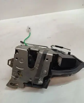 BMW 5 E39 Front door lock 82350969
