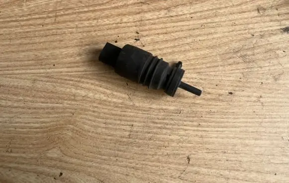 Windscreen/windshield washer pump