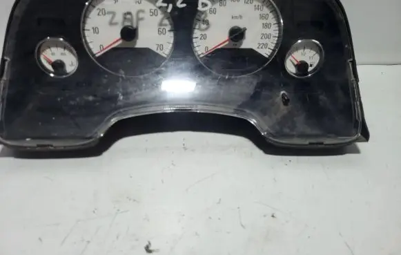Opel Zafira A Speedometer (instrument cluster) 93174424