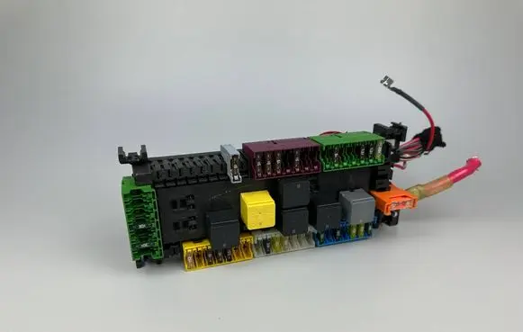 Mercedes-Benz GLE (W166 - C292) Fuse module A1669061202 33134000 23509113