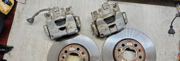 Renault Latitude (L70) Brake discs and calipers set 09B35311