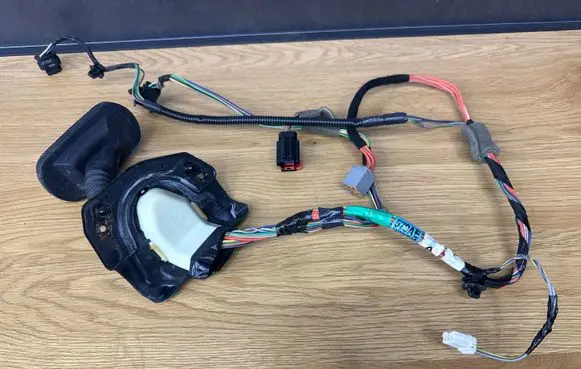 Dodge Caliber Front door wiring loom 71844232