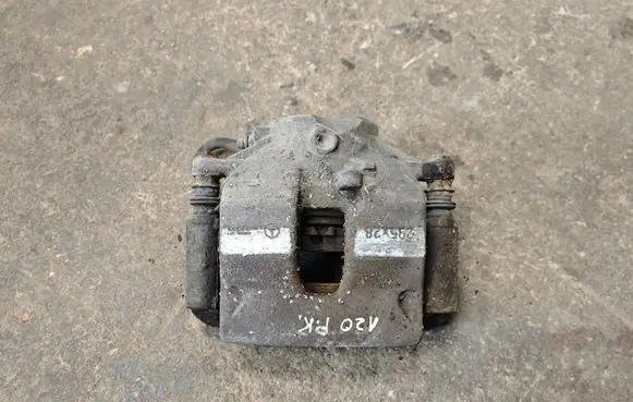Mercedes-Benz E W212 Front brake caliper 29528