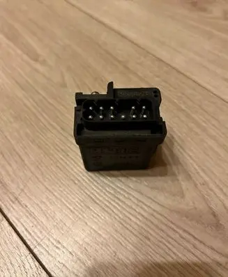 BMW 5 E39 Glow plug pre-heat relay 2246919 72RB510