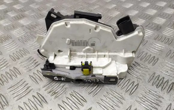 Seat Ibiza IV (6J,6P) Rear door lock 6J0839015C