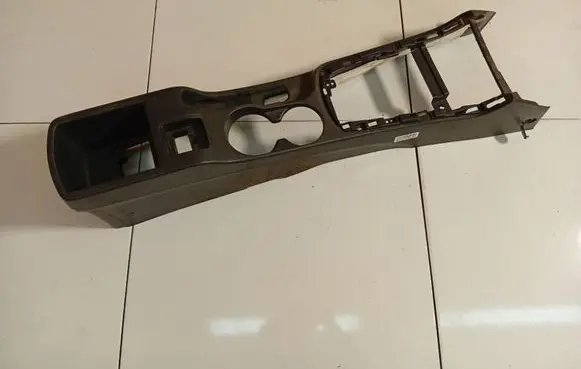 Hyundai i30 Center console 