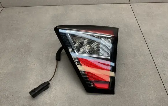 Ford Kuga II Tailgate rear/tail lights GV4113A602AE