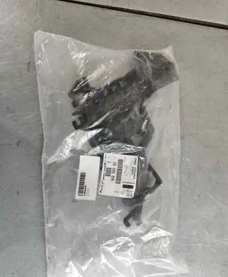 Opel Astra K Front bumper mounting bracket 39086895