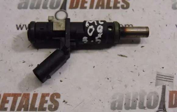 Mercedes-Benz S W221 Fuel injector A2720780249