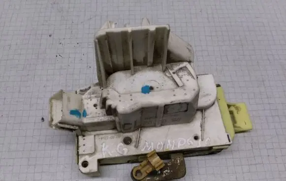 Ford Mondeo MK II Rear door lock 96BGF26413BK