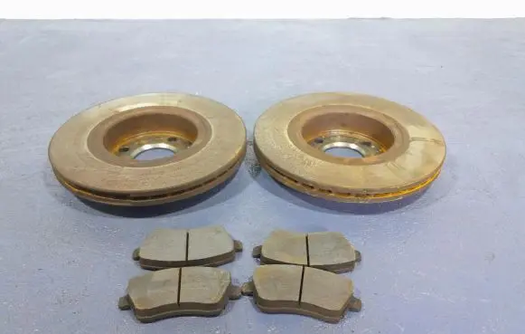 Nissan Note (E11) Front brake disc