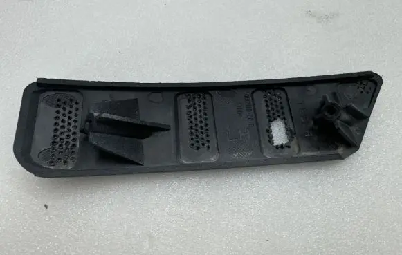 Tesla Model S Fog light bracket 105997900B