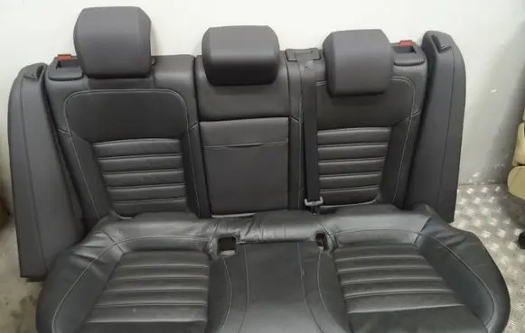 Opel Insignia A Second row seats