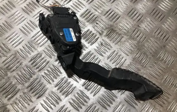 Renault Laguna II Accelerator throttle pedal 8200003392 6pv008119-01
