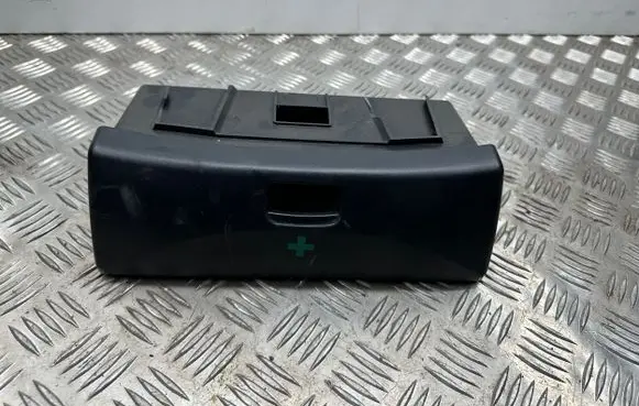 BMW 3 E92 E93 First aid kit 8267538