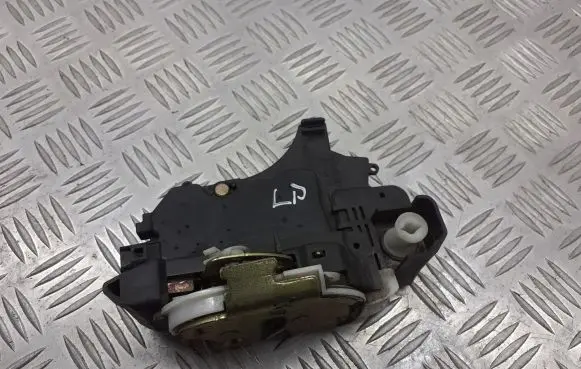 Mitsubishi Colt CZ3 Front door lock BRAK