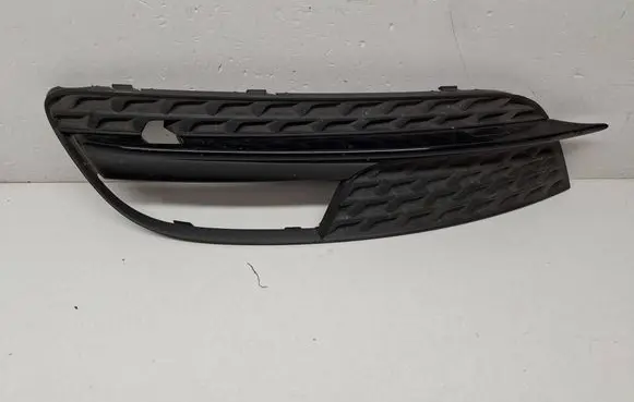 Audi A5 Sportback 8TA Front fog light trim/grill 8T0807681H