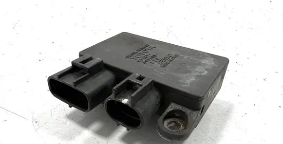 Toyota Auris 150 Fan control module 8925712010 4993003341