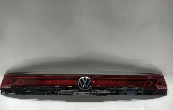 Volkswagen Touareg III Rear/tail lights 760955307G