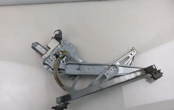 Toyota Corolla E120 E130 Front door window regulator with motor 6981002150