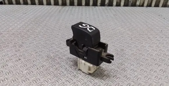 Nissan X-Trail T30 Electric window control switch