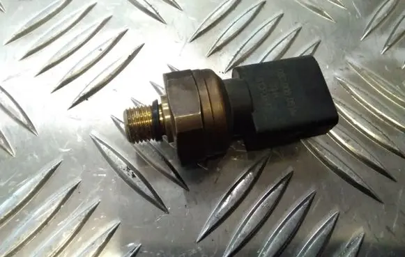 Fuel pressure sensor