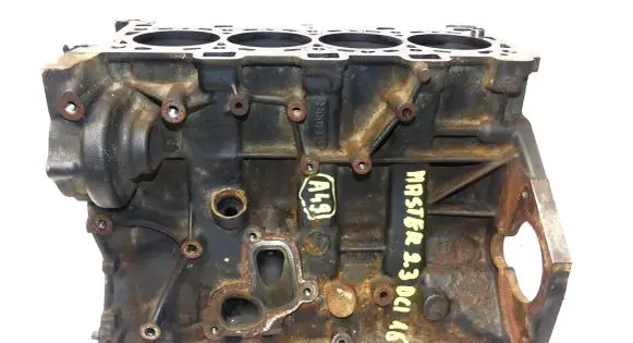 Renault Master III Engine block 