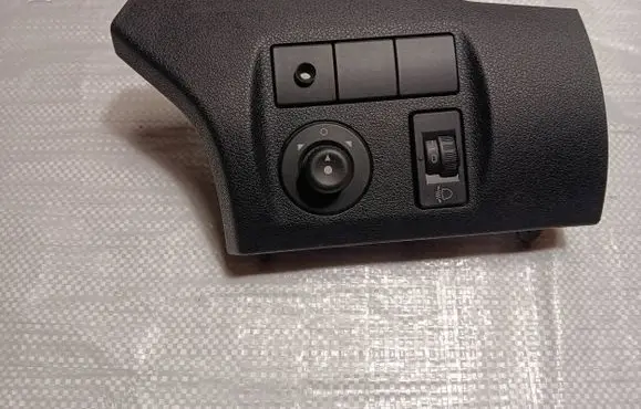 Citroen Berlingo Wing mirror switch 9680907377 63110340 04157T06
