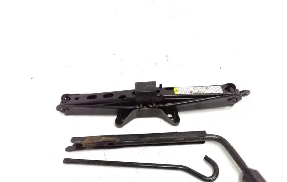 Cadillac CTS Lift Jack 13500018
