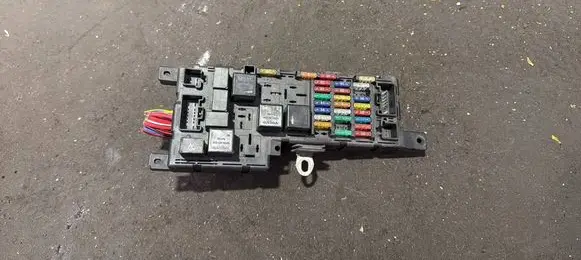 Volvo S60 Fuse module 8678449 518788104