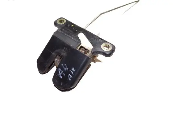 Audi A4 S4 B5 8D Tailgate/trunk/boot lock/catch/latch 8D5959489