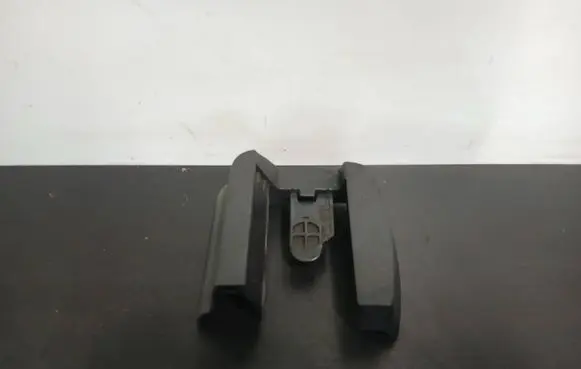 Volvo XC90 Front driver seat rail trim 30662553
