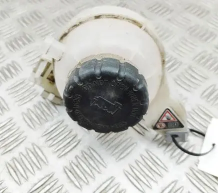 Mercedes-Benz C W205 Coolant expansion tank/reservoir A2225000549 A2055000548
