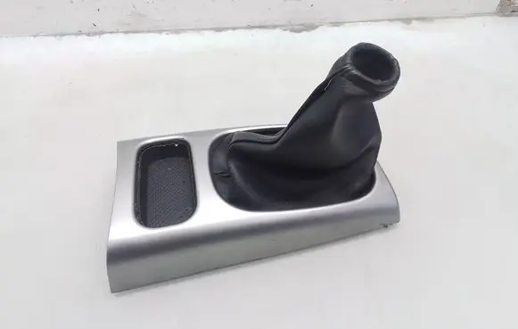 Nissan Note (E11) Gear lever shifter trim leather/knob