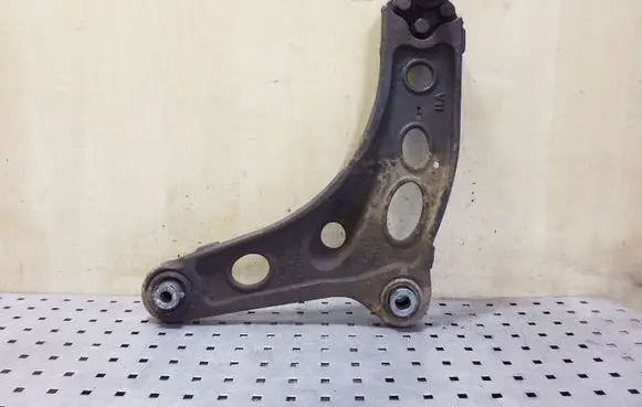 Renault Trafic III (X82) Front lower control arm/wishbone 8200395007 93853464